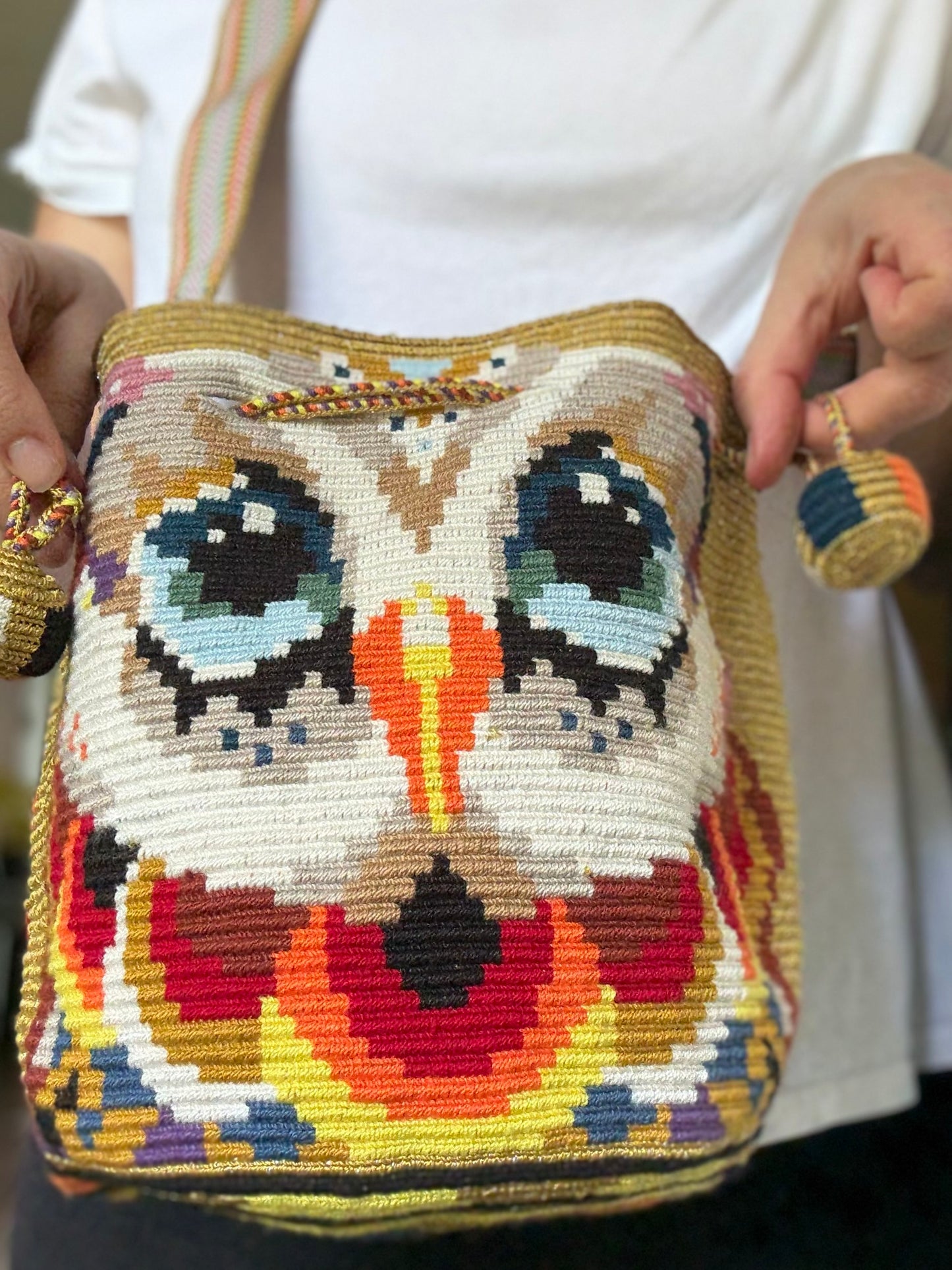 Authentic Single Thread Owl Design, Fine Metallic One-Thread Weave, Gold accents