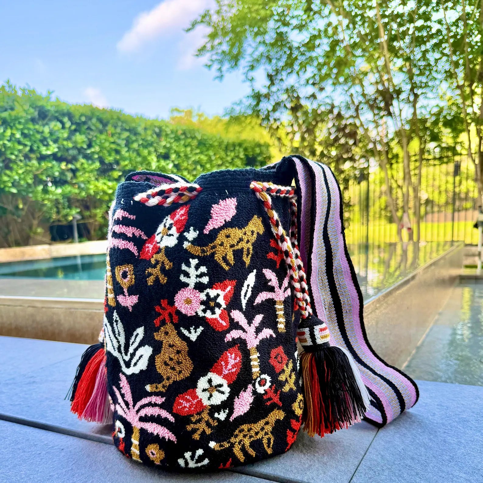 Costa Wayuu Large Wayuu Bag – Jungle Vibes with Tigers & Pink Palms