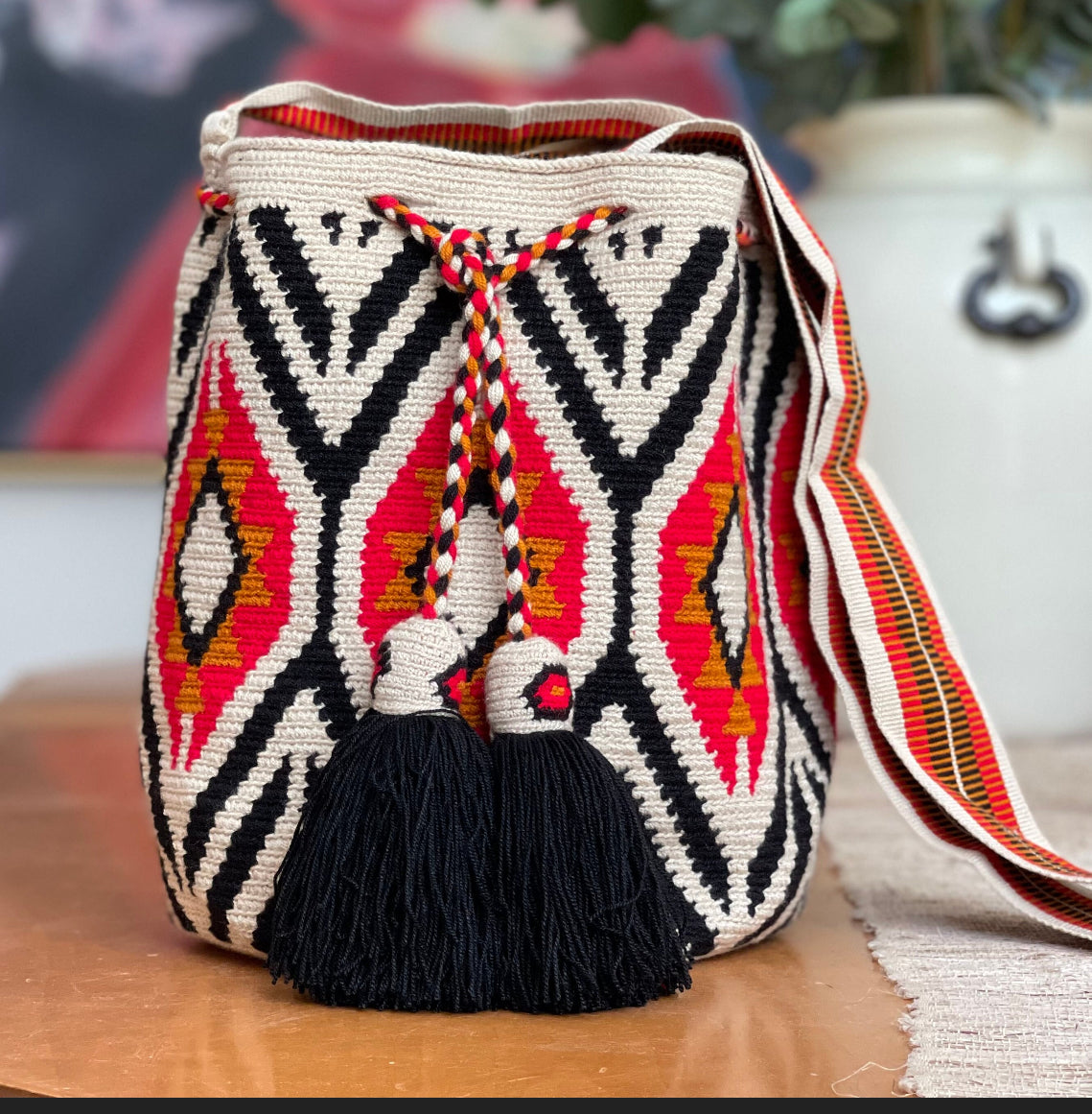 ショルダーバッグ Wayuu mochila bag Amazon.com: WAYUU bag Colombian handmade crossbody mochila crochet