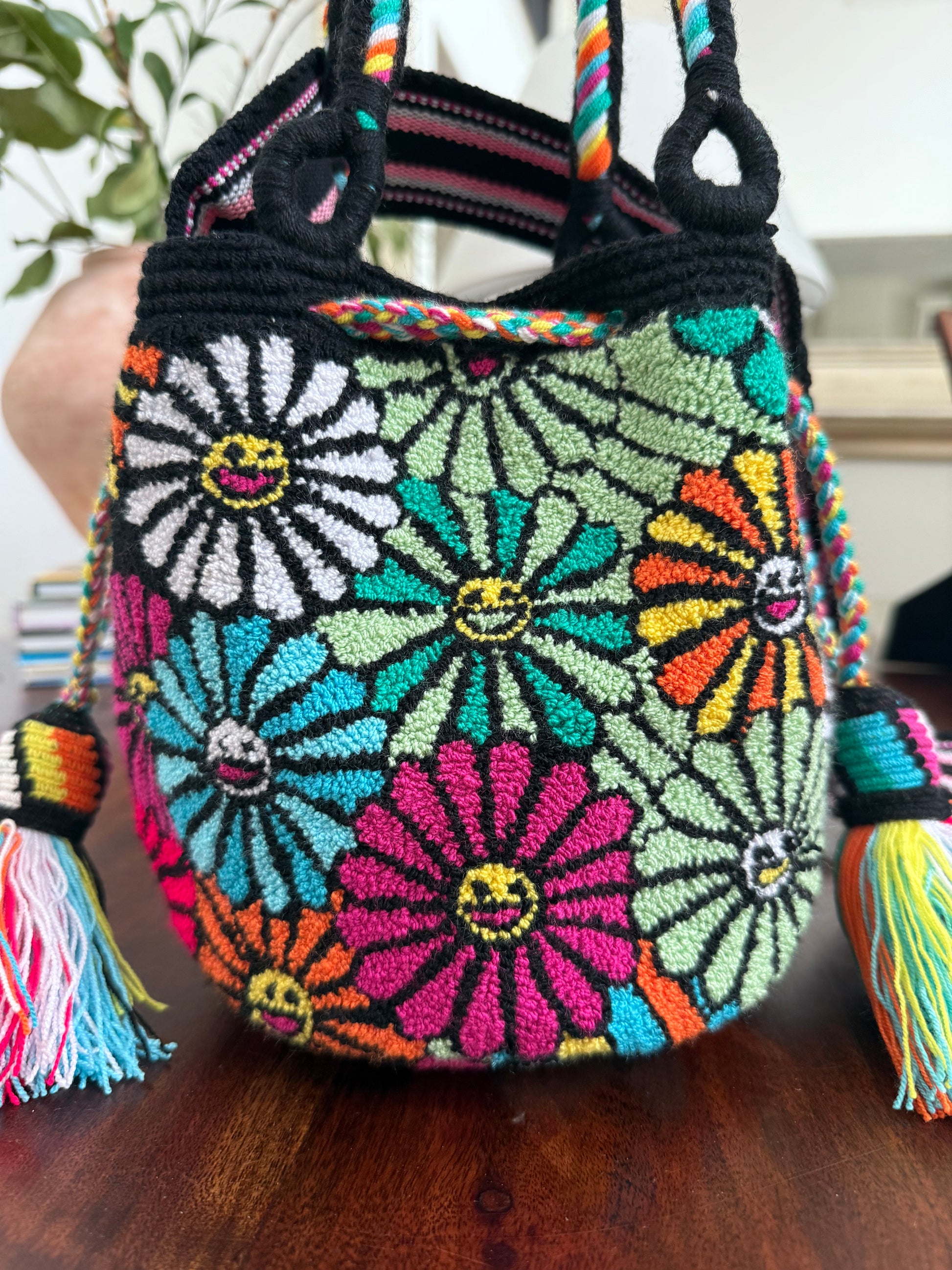 Costa Wayuu Medium Handmade Wayuu Flower Bag – Retro Hippie Style – Double Strap - CostaWayuuShop