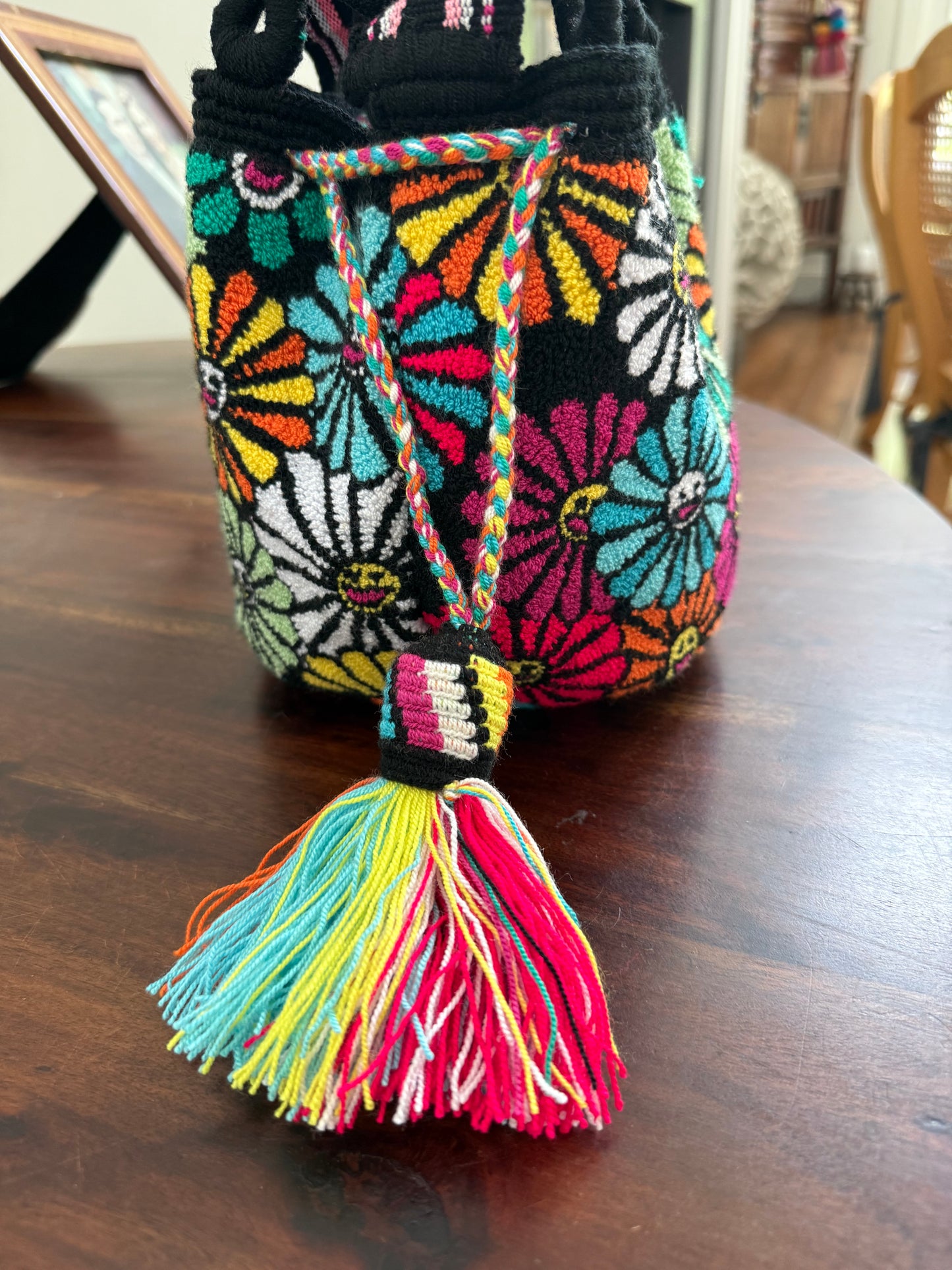 Costa Wayuu Medium Handmade Wayuu Flower Bag – Retro Hippie Style – Double Strap - CostaWayuuShop