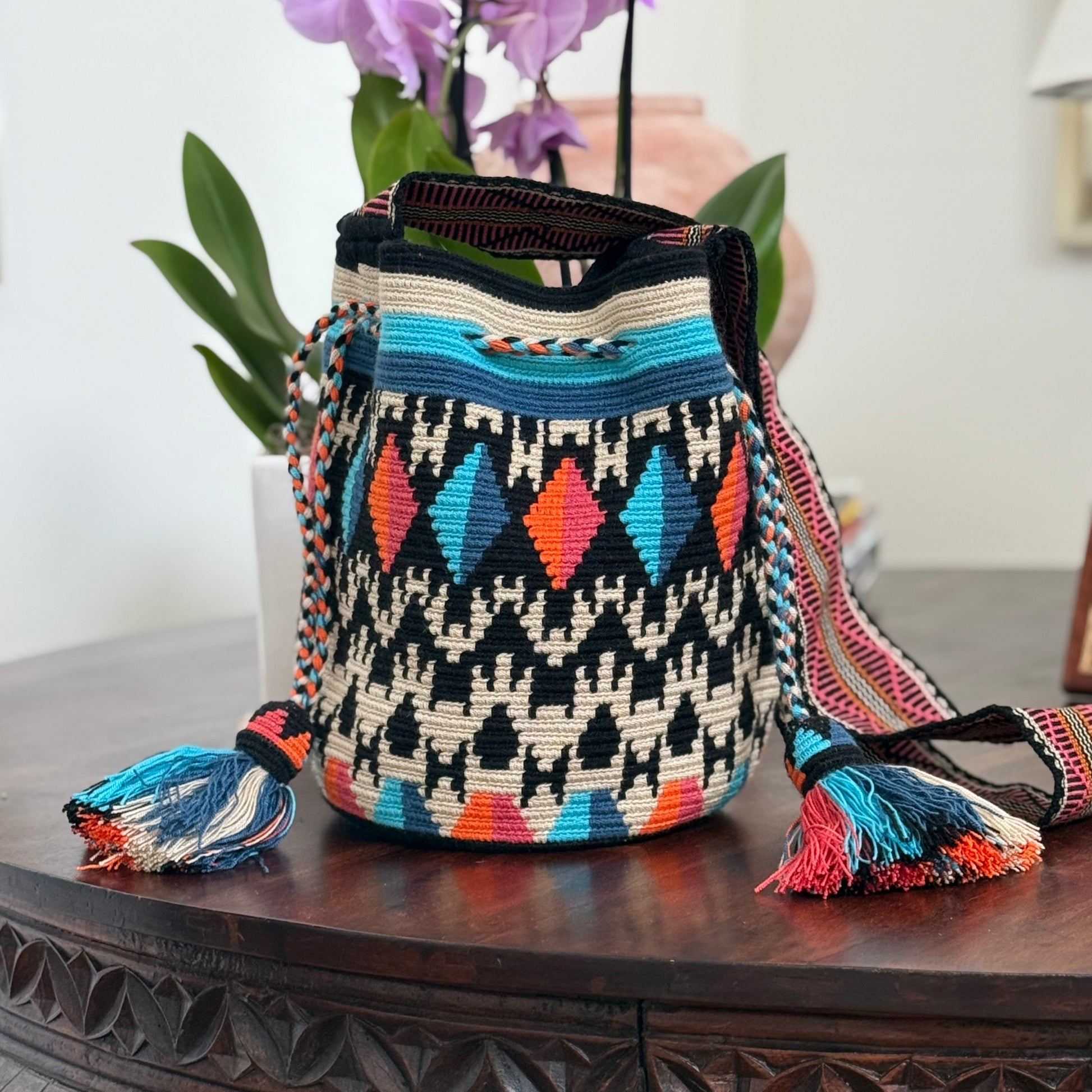 Costa Wayuu- Medium Wayuu Bag – Colorful Boho Chic Mochila from Colombia. - CostaWayuuShop