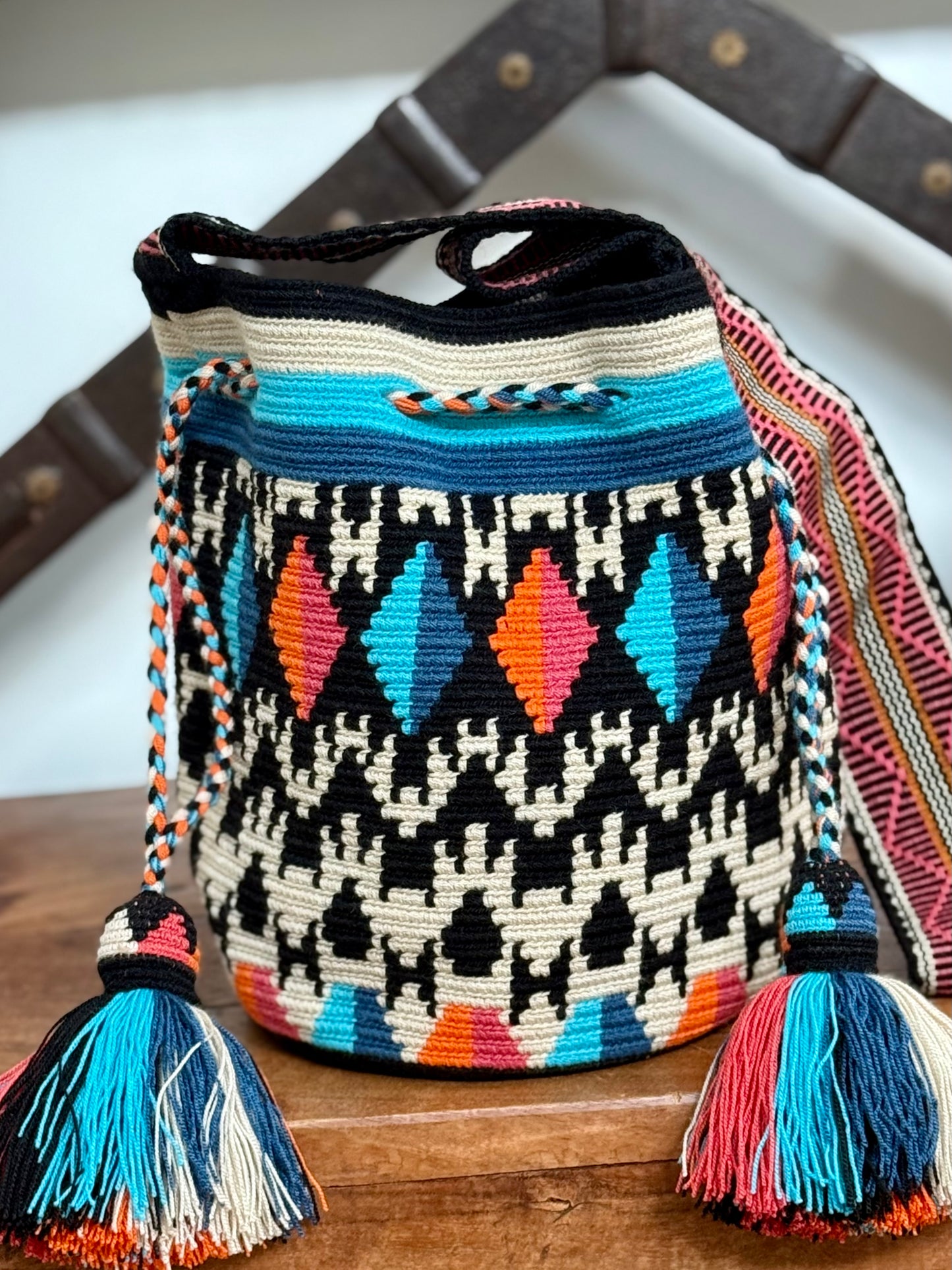Costa Wayuu- Medium Wayuu Bag – Colorful Boho Chic Mochila from Colombia. - CostaWayuuShop