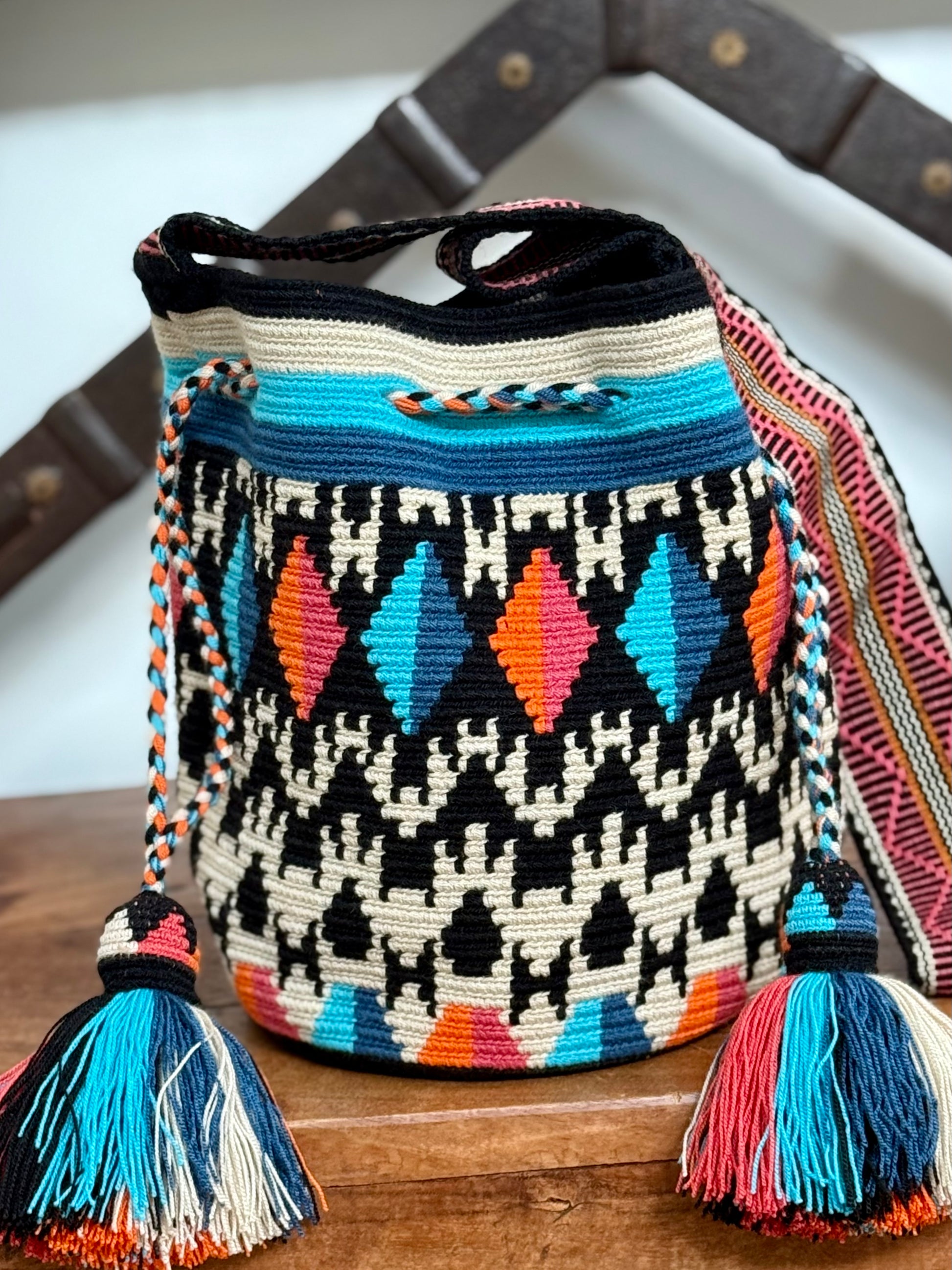 Costa Wayuu- Medium Wayuu Bag – Colorful Boho Chic Mochila from Colombia. - CostaWayuuShop