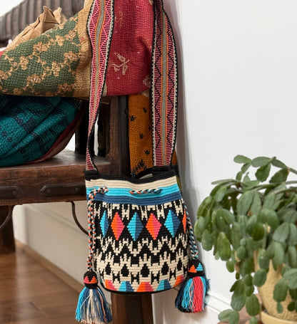 Costa Wayuu- Medium Wayuu Bag – Colorful Boho Chic Mochila from Colombia. - CostaWayuuShop