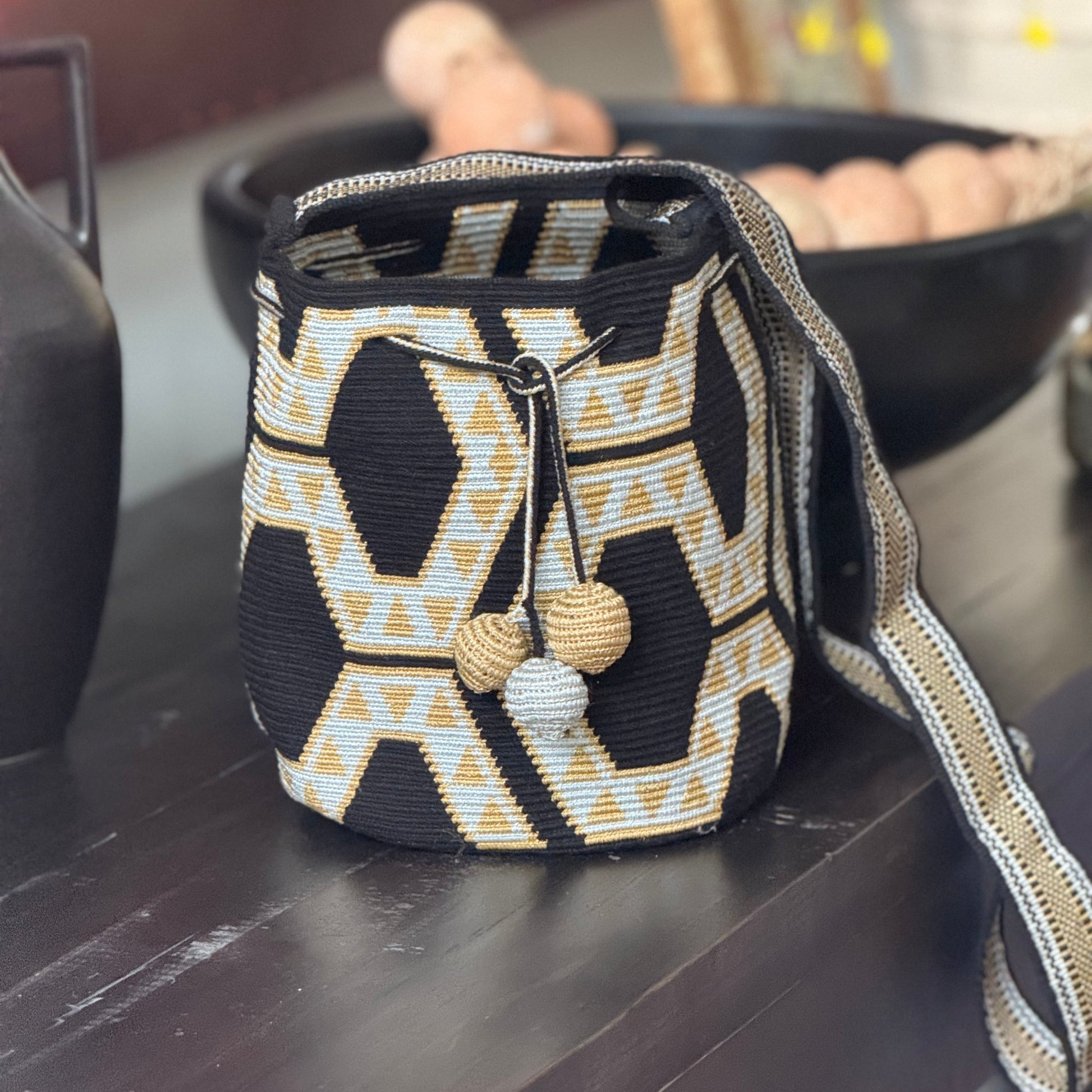 Costa Wayuu -Single Thread Crochet,- Elegant Metallic  Medium Wayuu Bag - CostaWayuuShop