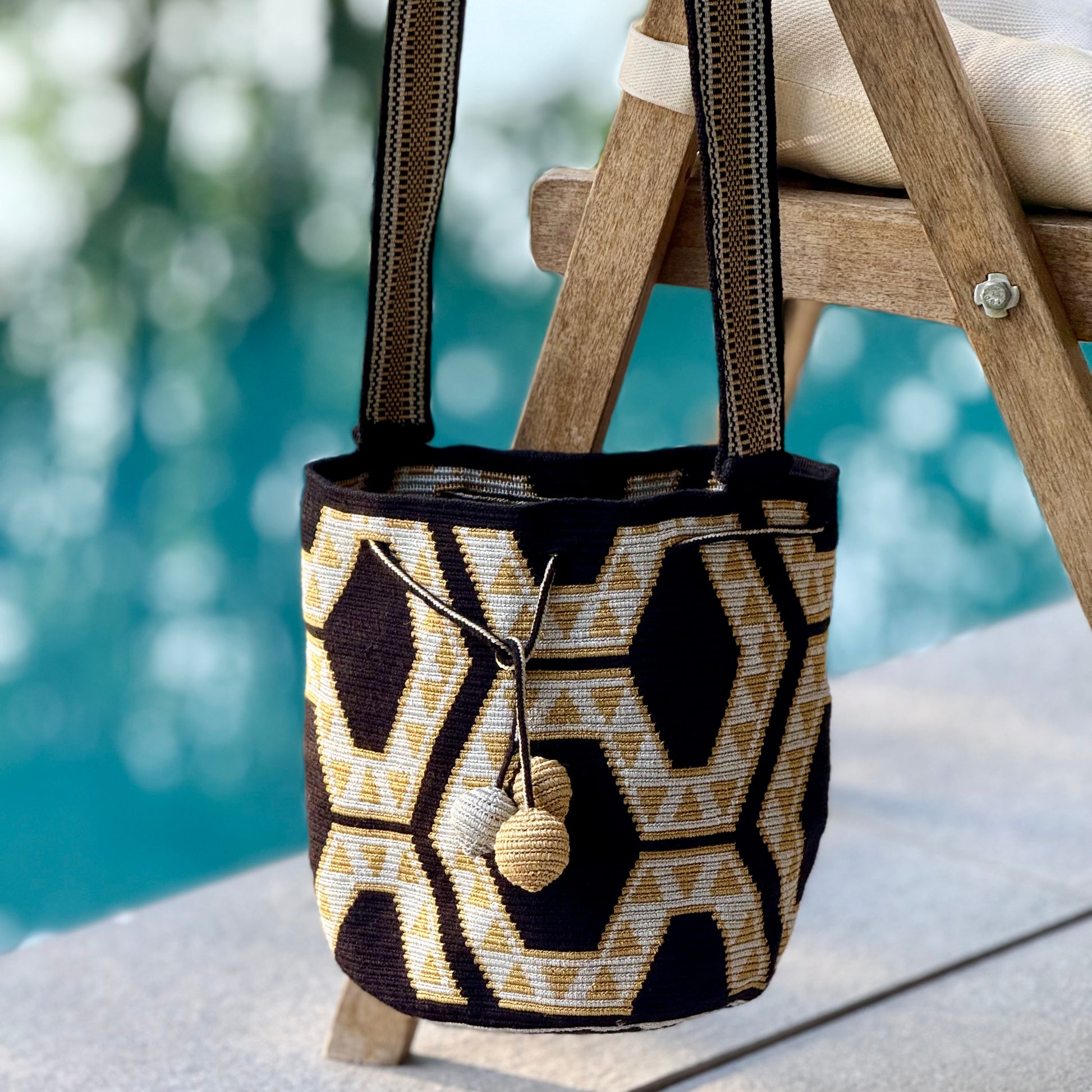 Costa Wayuu -Single Thread Crochet,- Elegant Metallic  Medium Wayuu Bag - CostaWayuuShop