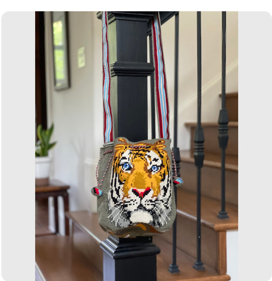 Costa Wayuu Single Thread-Luxury Handwoven Bag-Silver Metallic Tiger design - CostaWayuuShop