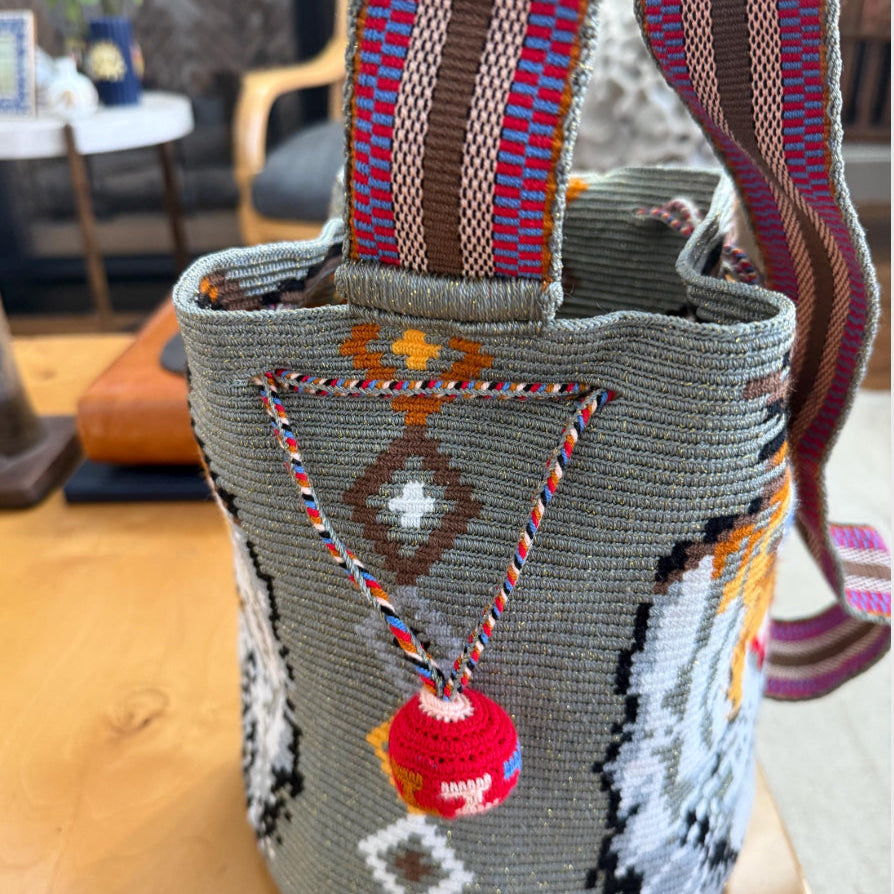 Costa Wayuu Single Thread-Luxury Handwoven Bag-Silver Metallic Tiger design - CostaWayuuShop