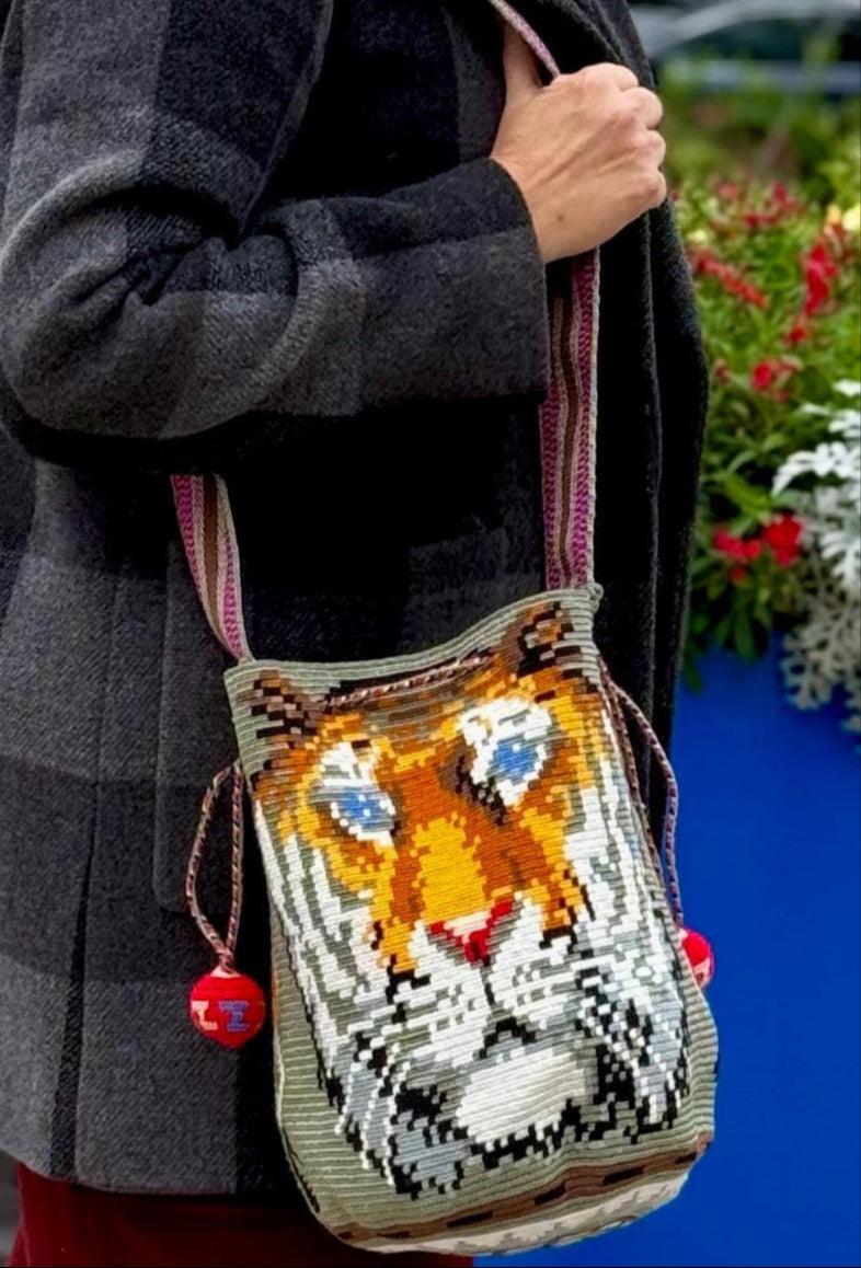Costa Wayuu Single Thread-Luxury Handwoven Bag-Silver Metallic Tiger design - CostaWayuuShop