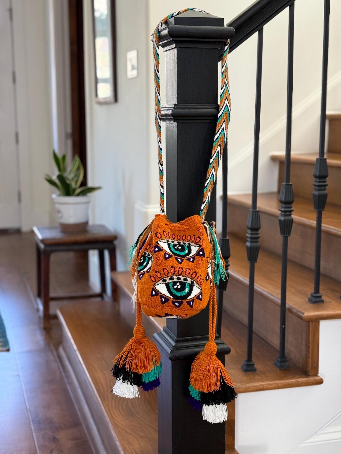 Costa Wayuu-Medium Handmade Wayuu Eye Bag – Puyado Punch Needle Style - CostaWayuuShop