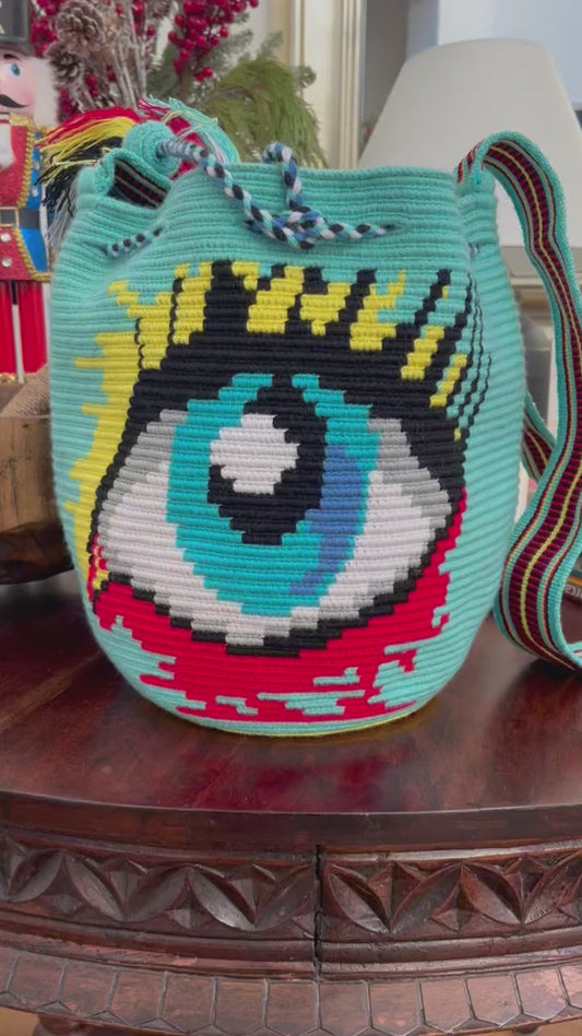 Costa Wayuu Bold Evil Eye Clutch – Crochet-Handmade in Colombia.