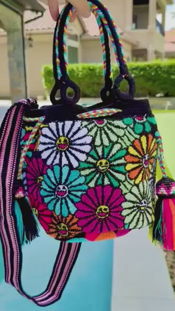 Costa Wayuu Medium Handmade Wayuu Flower Bag – Retro Hippie Style – Double Strap