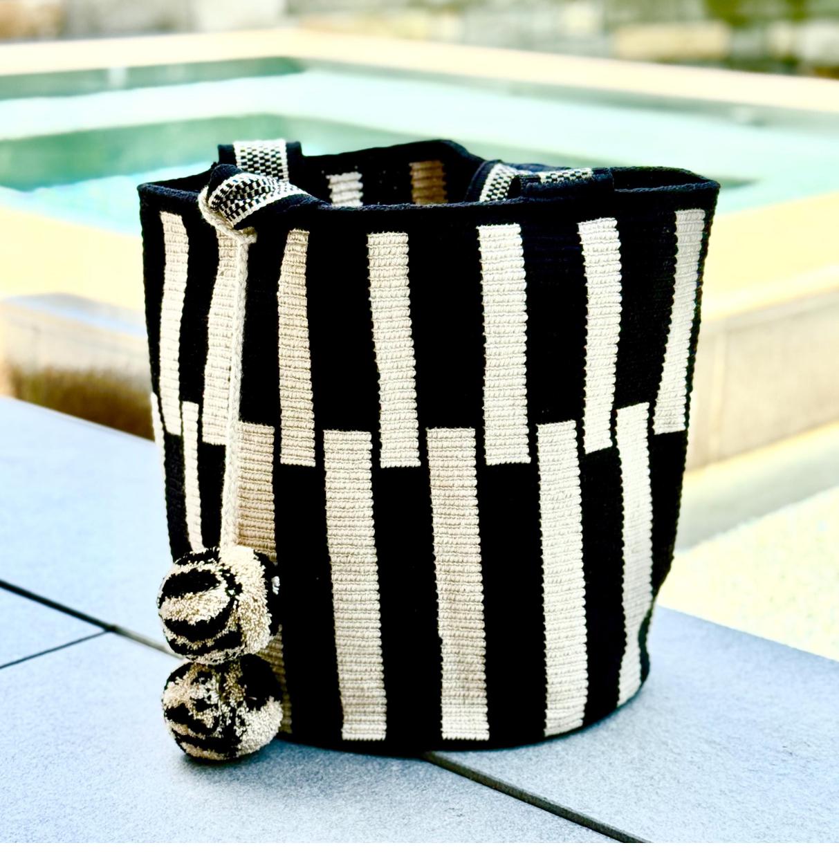 Costa Wayuu Oversized Black & White Crochet Beach Tote – Handwoven Wayuu Shopper Bag - CostaWayuuShop