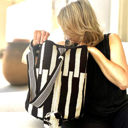 Costa Wayuu Oversized Black & White Crochet Beach Tote – Handwoven Wayuu Shopper Bag - CostaWayuuShop