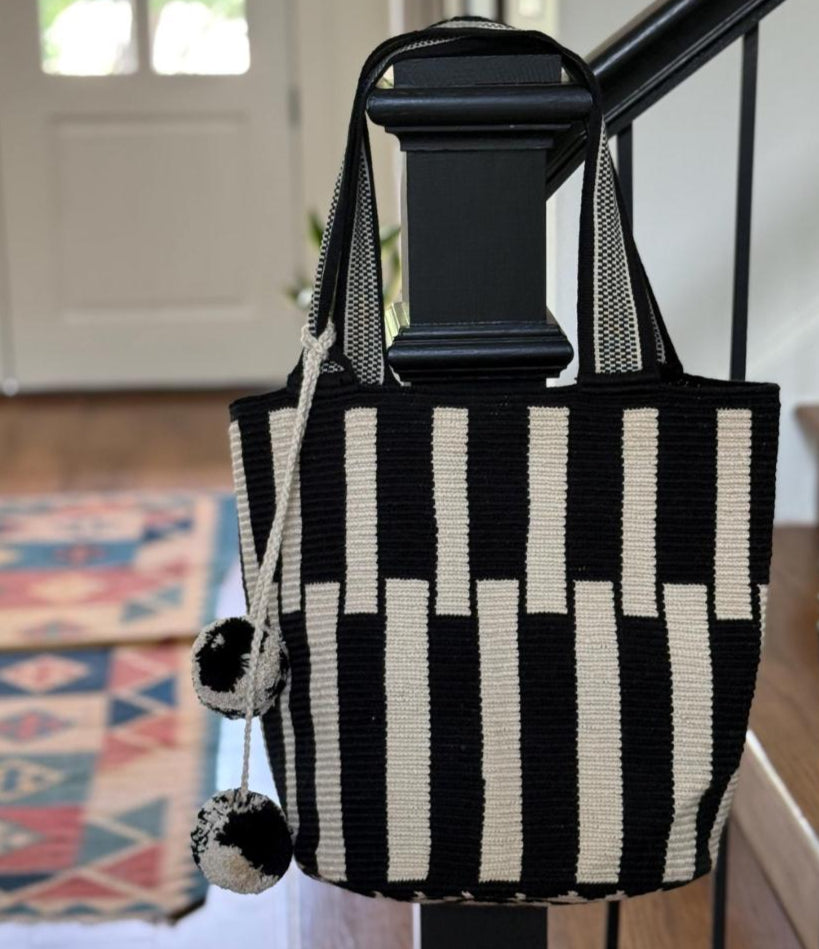 Costa Wayuu Oversized Black & White Crochet Beach Tote – Handwoven Wayuu Shopper Bag - CostaWayuuShop