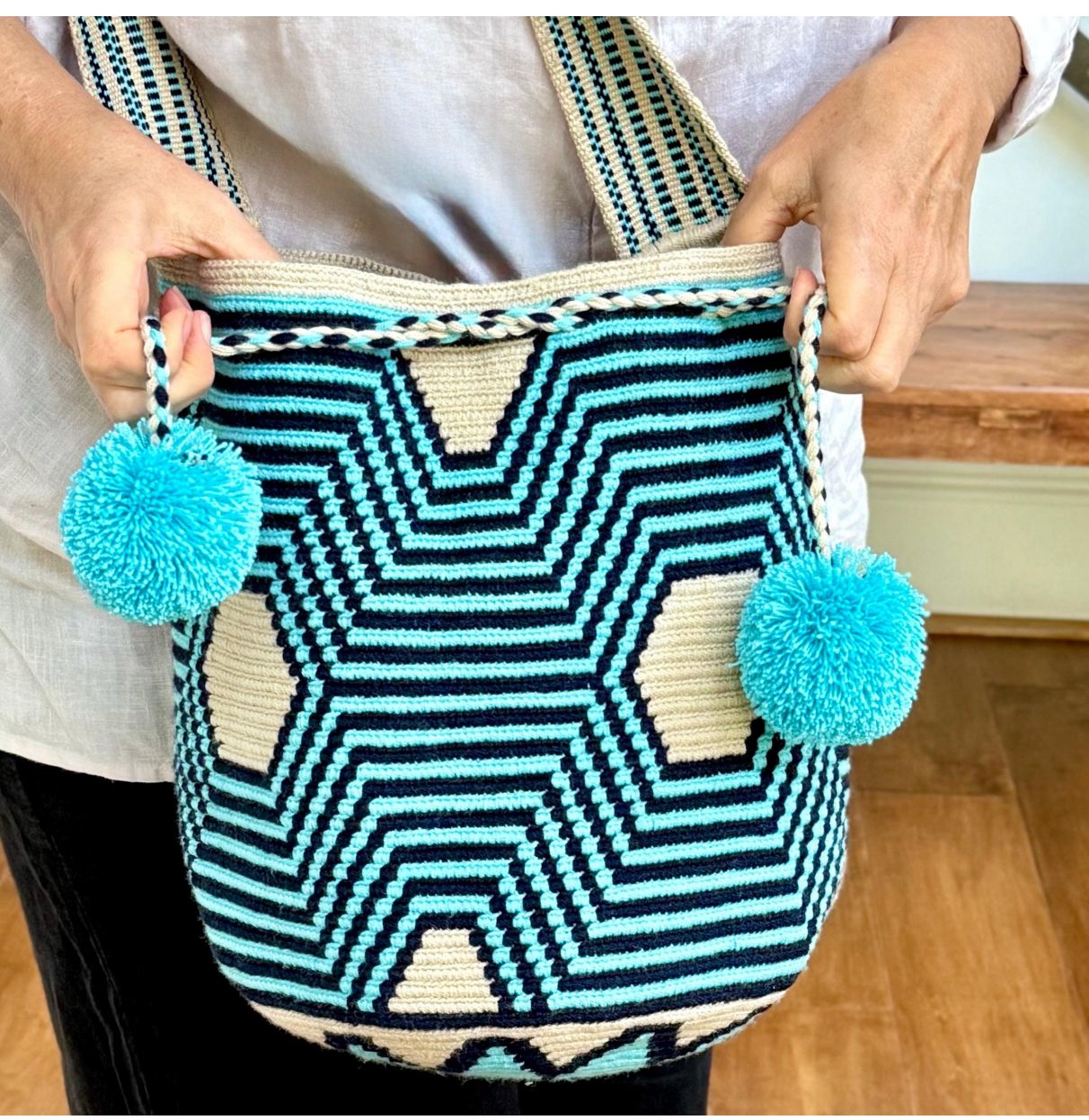 Costa Wayuu Turquoise & Off-White Wayuu Crossbody – Handmade in Colombia - CostaWayuuShop