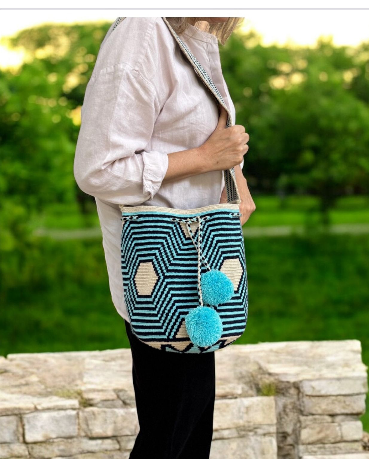Costa Wayuu Turquoise & Off-White Wayuu Crossbody – Handmade in Colombia - CostaWayuuShop